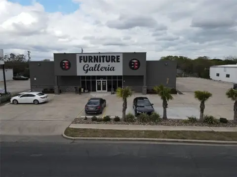 Corpus Christi Retail/Warehouse Opportunity