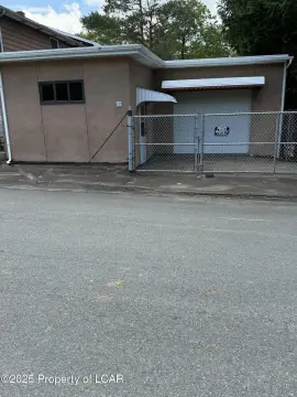 Oversized Garage with Bonus Room