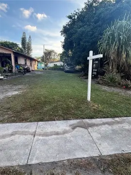 Residential Lot in Hollywood, FL