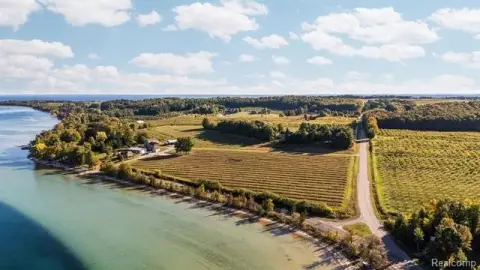 Estate Homesite in Cherry Beach Orchards