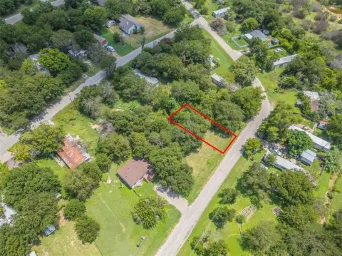 Vacant Lot in Lakeside Community