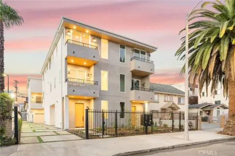 7-Unit Modern Apartment Building