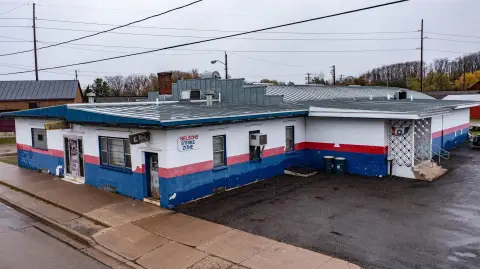 8-Lane Bowling Alley