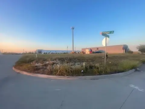 Lancaster, TX Vacant Corner Lot