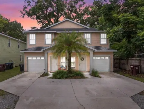 Income-Producing Duplex in Delaney/Lake Como