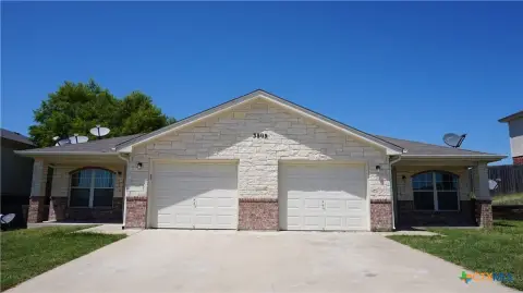 Killeen Duplex with Fenced Backyard