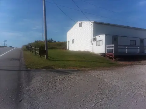 Commercial Garage on Route 40