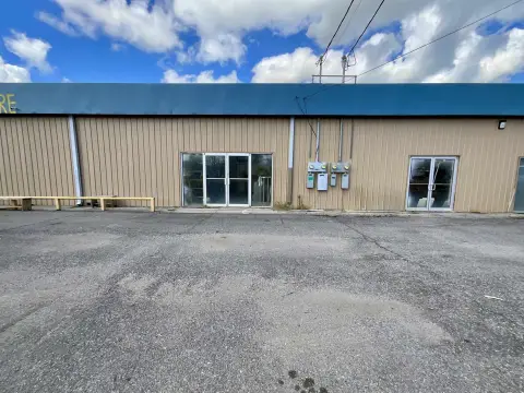 Specialty Commercial Suites