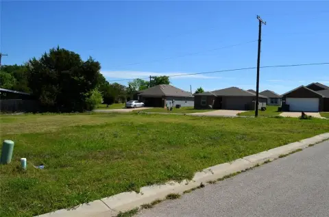 Residential Lot in Mabank, TX