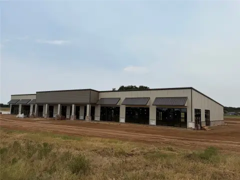 Shopping Center with Flexible Suites