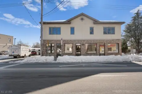 Modern Flex-Office Space in Riverdale