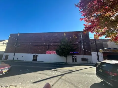 Newark City Commercial Building Opportunity