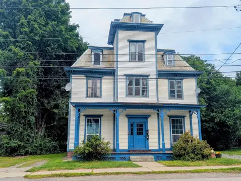 Victorian Triplex with Separate Utilities