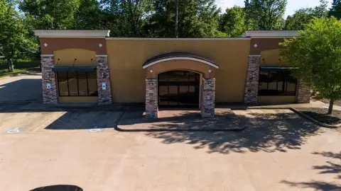 Prime Retail Space in Lindale