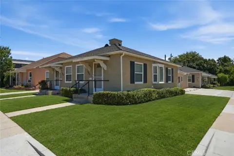 Five-Unit Bungalow Apartment Building