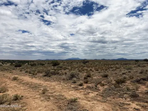 High-Desert Recreation Land Parcel