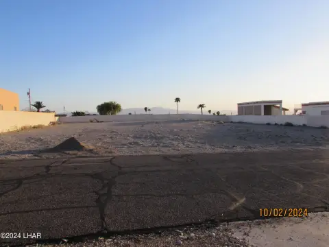 Residential Land in Lake Havasu