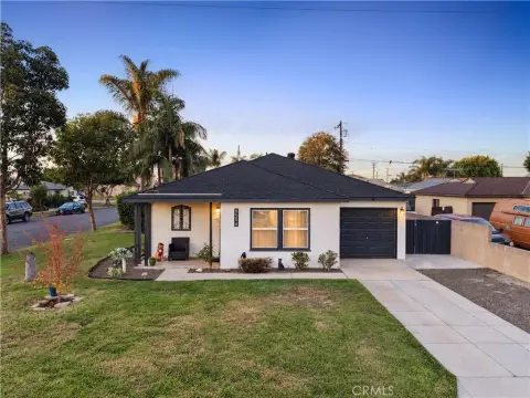 Duplex with Rear Studio