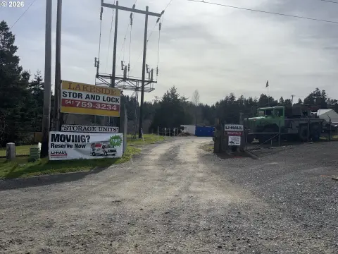 Self-Storage Facility with Shop