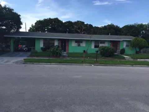 Fort Pierce Duplex on Corner