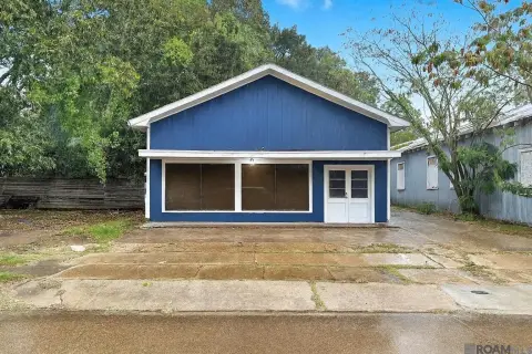 Mixed-Use Property For Sale/Lease