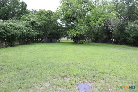 Residential Lot in Growing Lockhart