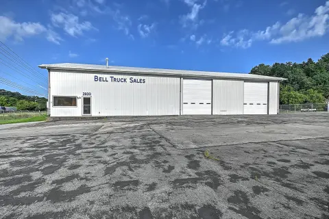 Versatile Commercial Building in Kingsport