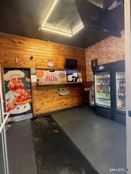Pizza Restaurant with Equipped Kitchen