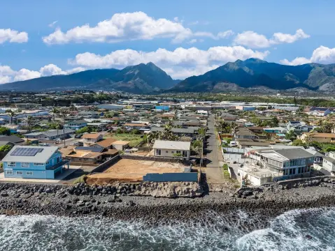 Oceanfront Buildable Parcel in Wailuku