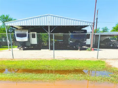 Lake Brownwood Turnkey Retreat