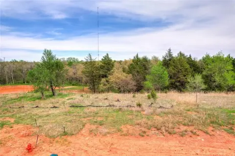 Residential Land in Exclusive Neighborhood