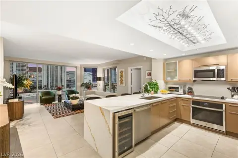 Las Vegas High-Rise Residence