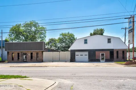 Flex Space with Fenced Lot