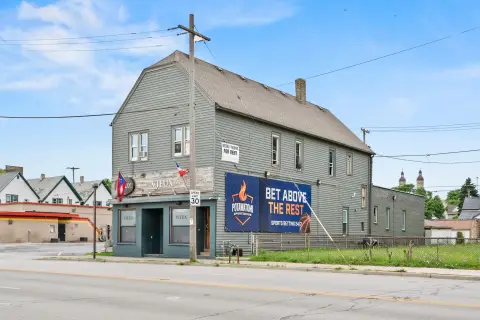 Milwaukee Commercial Property with Income