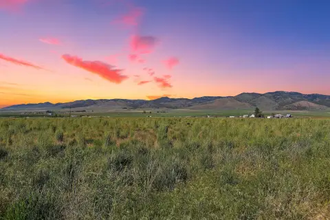 Residential Land with Mountain Views