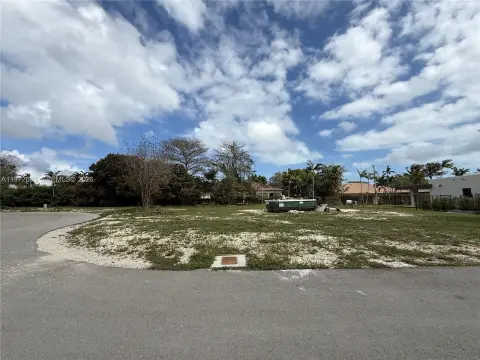 Oversized Lots in Gated Subdivision