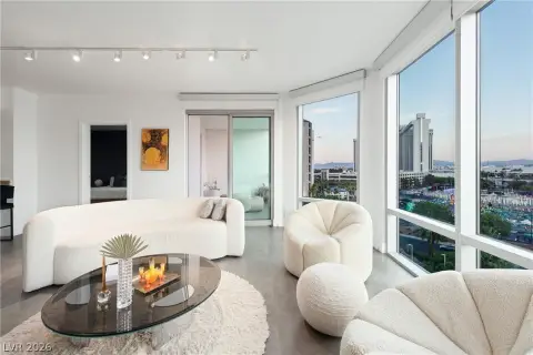 Las Vegas High-Rise Condo