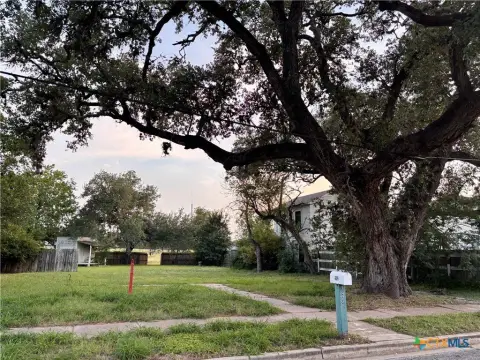 Residential Lot in Cuero, TX
