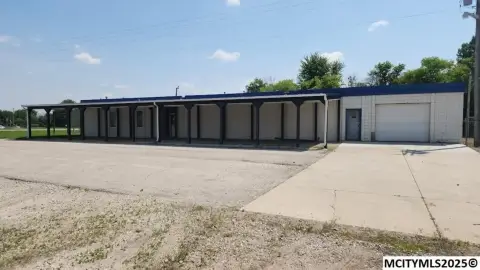 Mason City Commercial Building For Sale