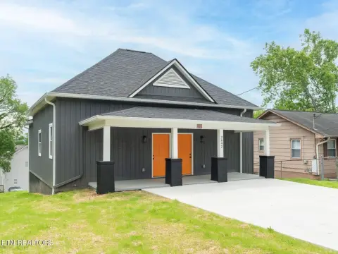 Renovated Duplex Near Downtown Knoxville