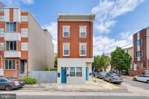 Renovated Mixed-Use 4-Unit Property