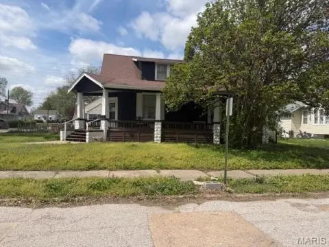 Updated Duplex on Corner Lot