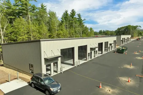 Steel-Frame Flex Unit with Overhead Door