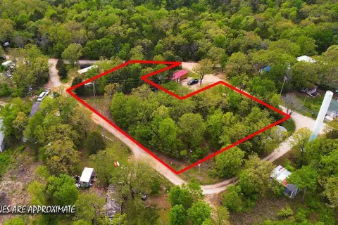 Spacious Lot Near Bull Shoals