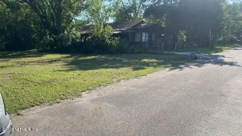 Residential Land in Jacksonville, FL