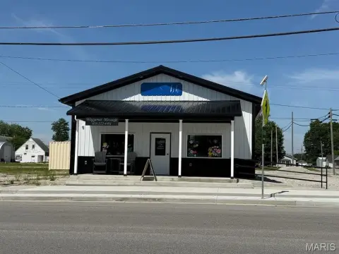All-Electric Retail and Restaurant Building