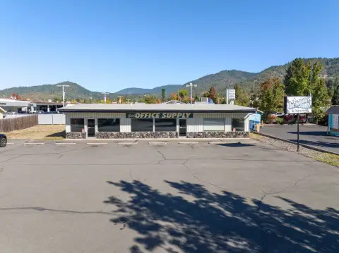 Grants Pass Commercial Space Available