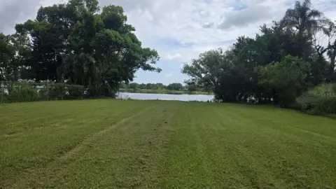 Lakefront Vacant Lot in Orlando