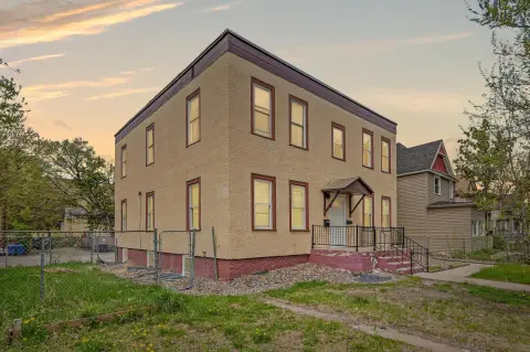 Triplex with In-Unit Laundry