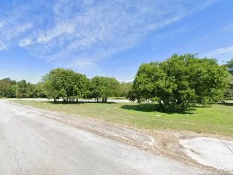 Commercial Corner Lot in San Antonio